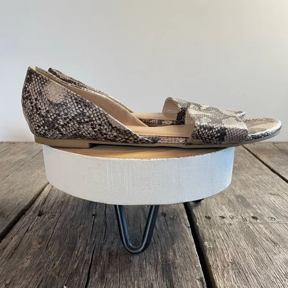JustFab Chic & Go Faux Snake Skin Flats Size 11M EUC